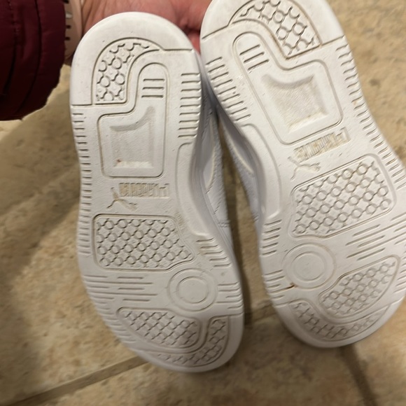 Gently Used white Kid Pumas Size 12C - Picture 4 of 6
